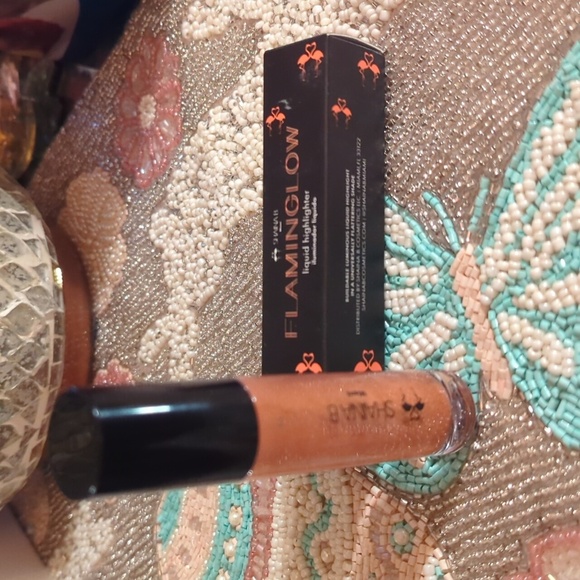 New Sealed Shaina B Liquid Highlighter In Nude Beach - Picture 2 of 3